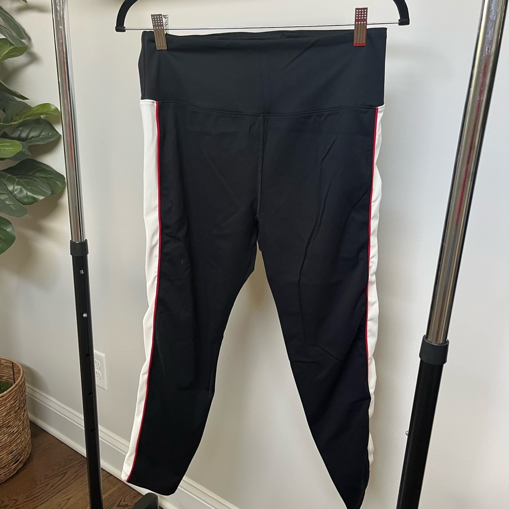 Lou & Grey Black and White Leggings